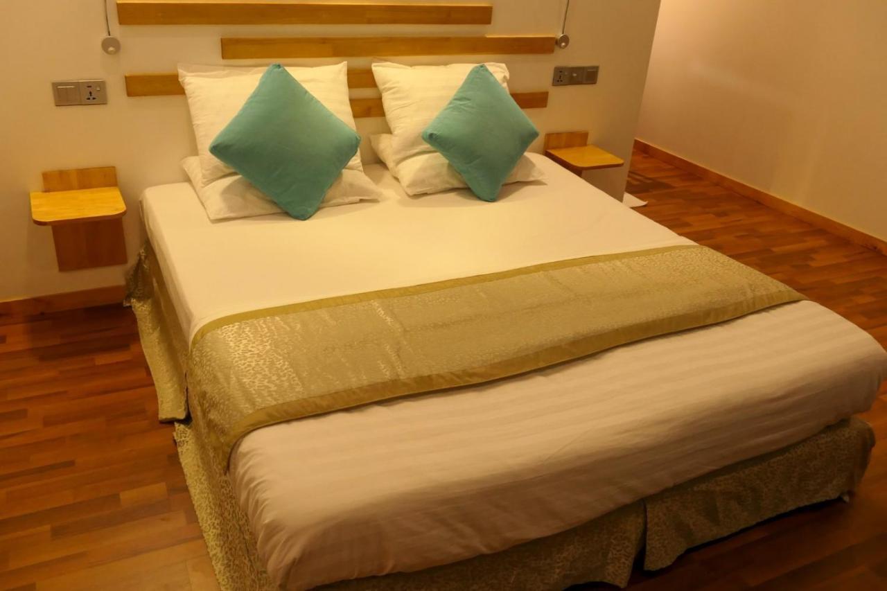 Ayira Maldives Hotel Feridhoo Luaran gambar