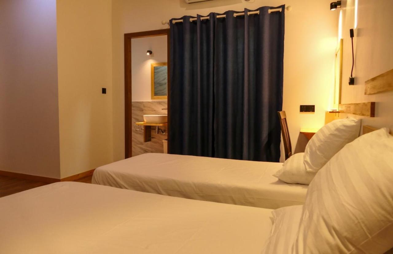 Ayira Maldives Hotel Feridhoo Luaran gambar